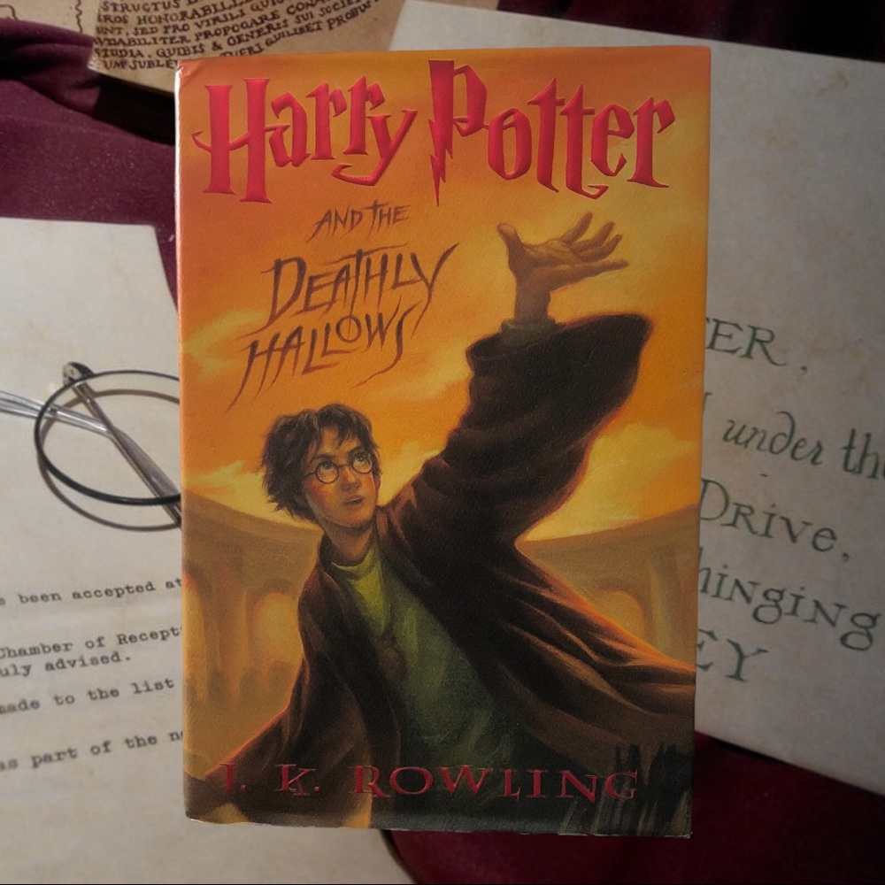 Harry Potter and the Deathly Hollows Hardcover Book